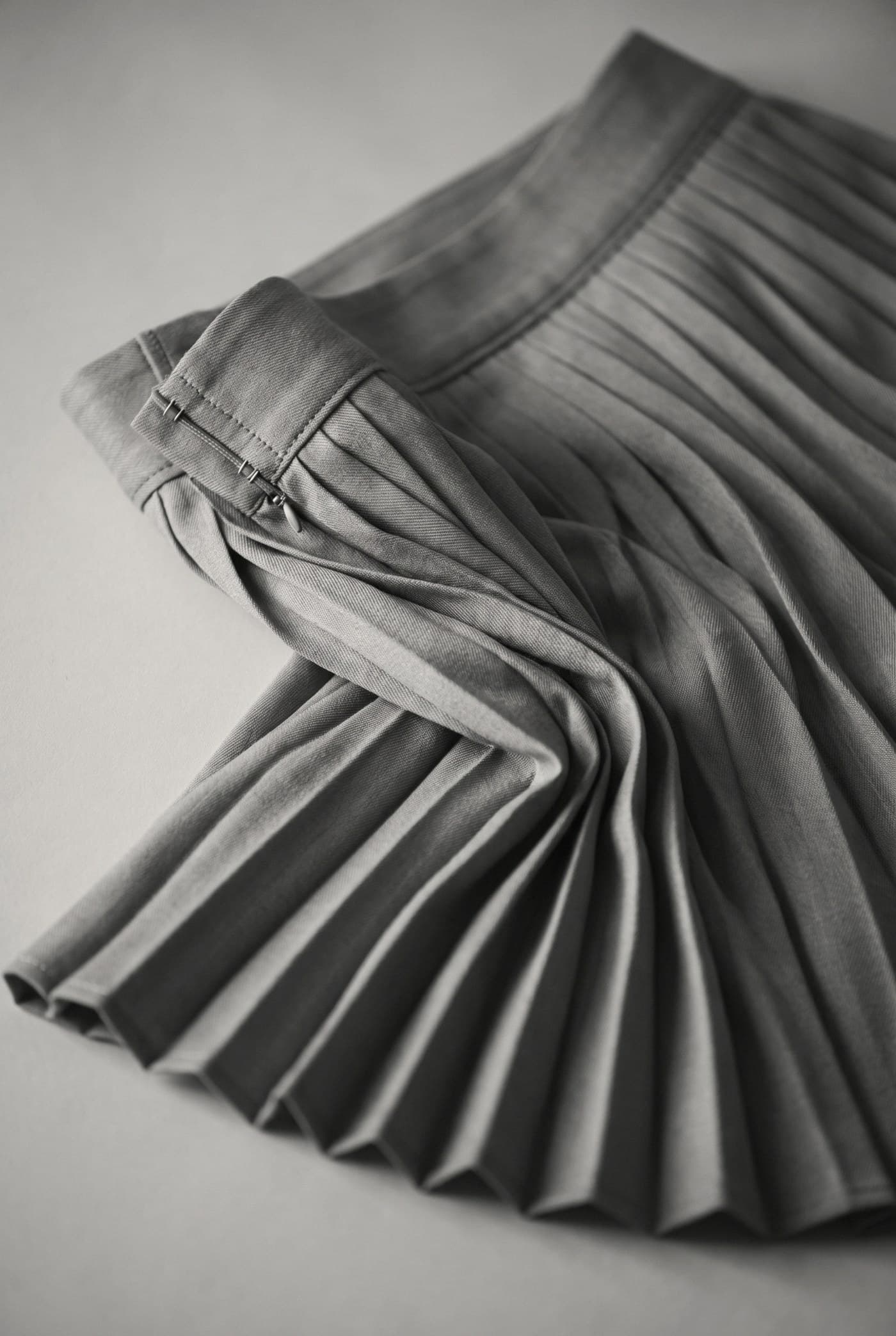 Rana — the knife pleats